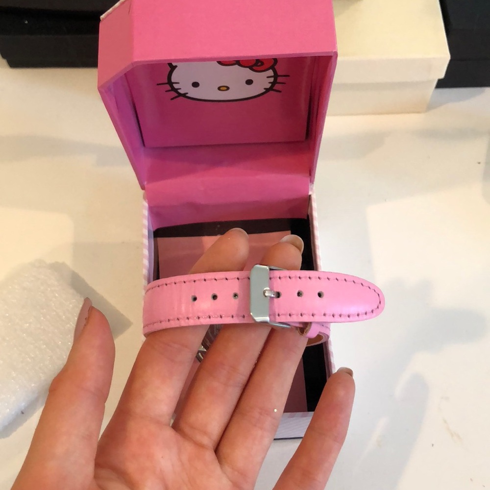 Hello Kitty Watch - Picture 3 of 4